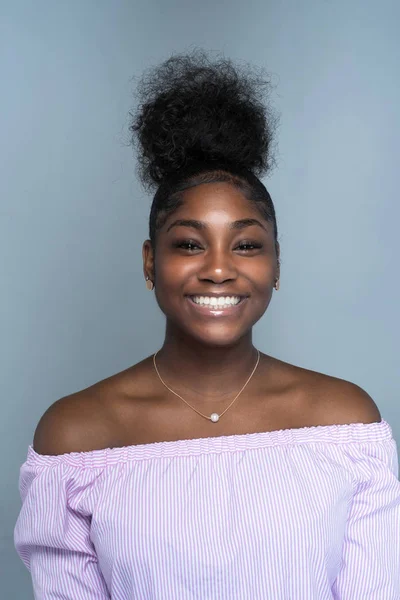 African American Teen Dziewczyna Modelowania Sesji Portret — Zdjęcie stockowe