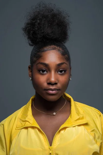 Afro Americano Teen Menina Modelagem Retrato Sessão — Fotografia de Stock