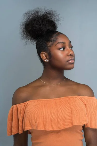 Modèle féminin afro-américain adolescent — Photo