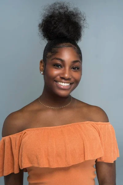 Teen African American Kobieta Model — Zdjęcie stockowe