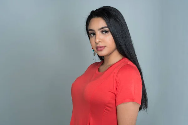 Latino Tiener Meisje Modelleren Een Portret Sessie — Stockfoto