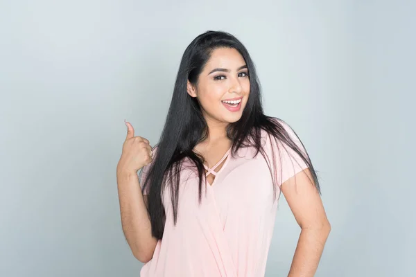 Latino Tiener Meisje Modelleren Een Portret Sessie — Stockfoto