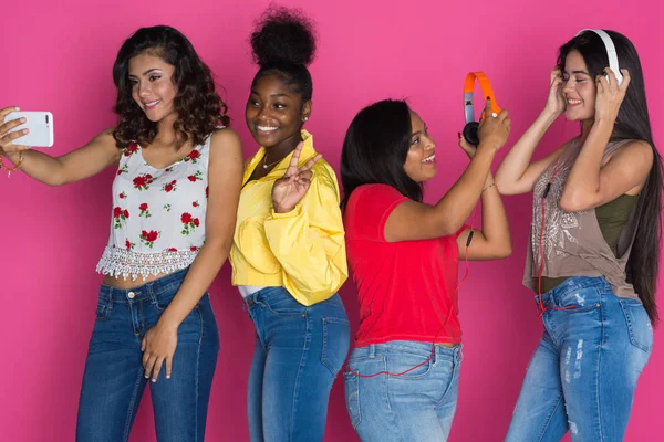 Grupo Jovens Amigos Adolescentes Sexo Feminino Passar Tempo Juntos — Fotografia de Stock