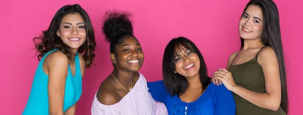 Група Молодих Дівчат Підлітків Які Проводять Час Разом — стокове фото