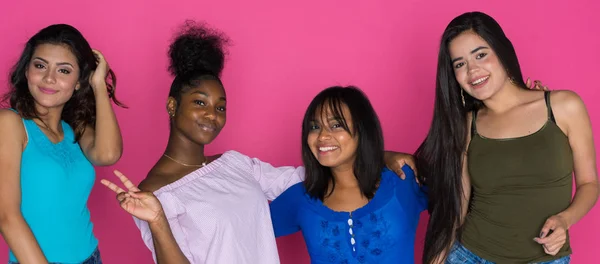 Grupo Jóvenes Amigas Adolescentes Que Pasan Tiempo Juntas — Foto de Stock