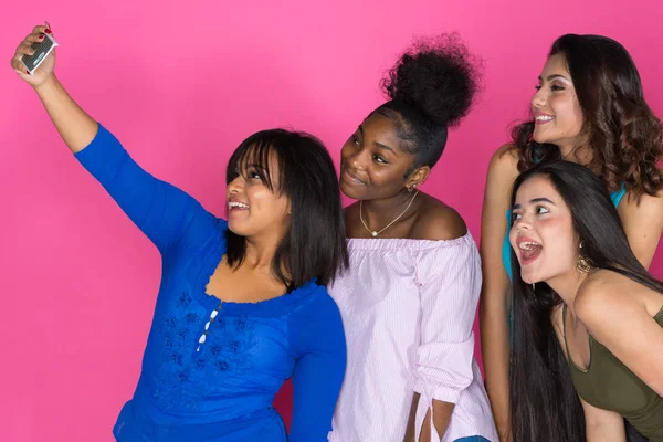 Група Молодих Дівчат Підлітків Які Проводять Час Разом — стокове фото