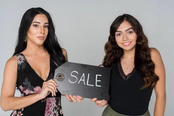 Group Young Female Friends Spending Time Together Shopping — Stock Photo, Image