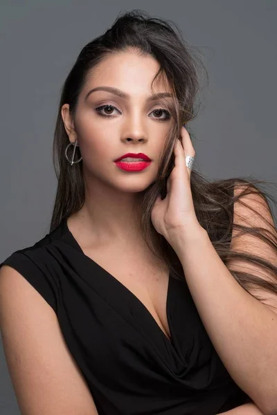 Female Hispanic Fashion Model Posing Studio — Stock Photo, Image