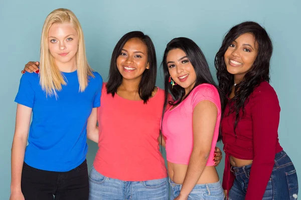 Fiatal Női Baráti Együtt Tölteni Időt — Stock Fotó