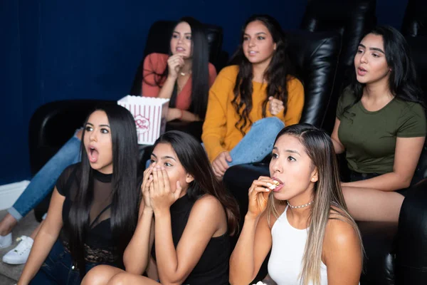 Group Female Friends Watching Movie Home Theater — Stock Photo, Image