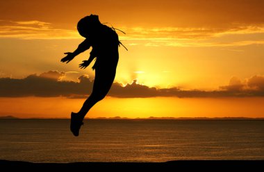 Kumsalda egzersiz kadın