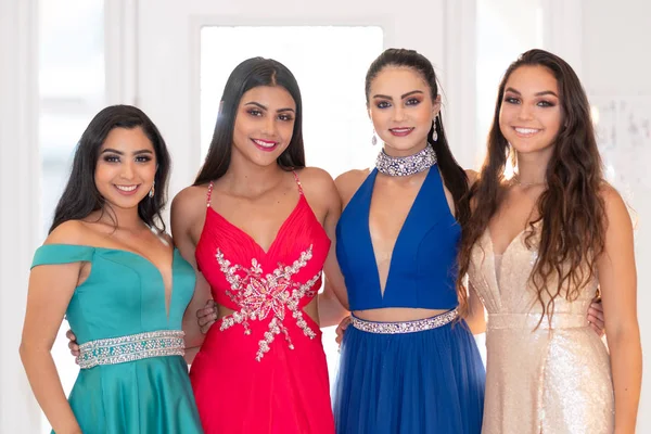 Group Teenage Girls Going Prom Dance — Stock Photo, Image