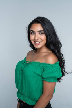 Beautfiul genç kız bir yaşam tarzı portre oturum