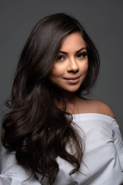 İspanyol İş Kadını İşyerinde