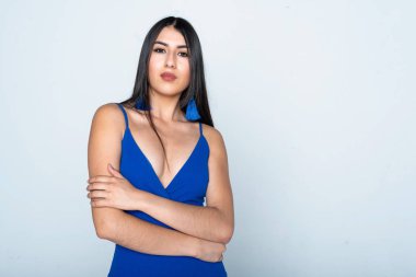 Stüdyoda Mavi Elbiseli Manken