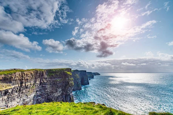 Acantilados de Irlanda moher —  Fotos de Stock