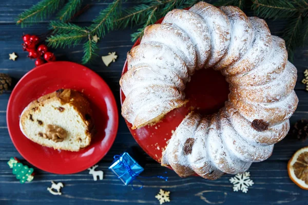Pastel Frutas Tradicional Para Navidad Decorado Con Azúcar Polvo Nueces —  Fotos de Stock