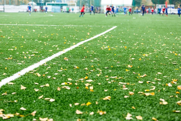 Campo Fútbol Césped Artificial Sintético Verde Con Línea Rayas Blancas —  Fotos de Stock