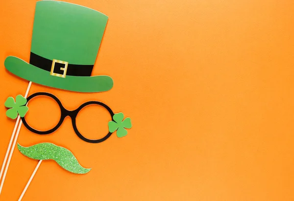 Creative Patricks Day Orange Background Flat Lay Composition Irish Holiday — Stock Photo, Image