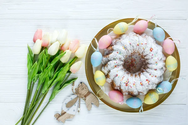 Gelukkige Pasen Gouden Tray Plaat Met Cake Met Hand Geschilderde — Stockfoto