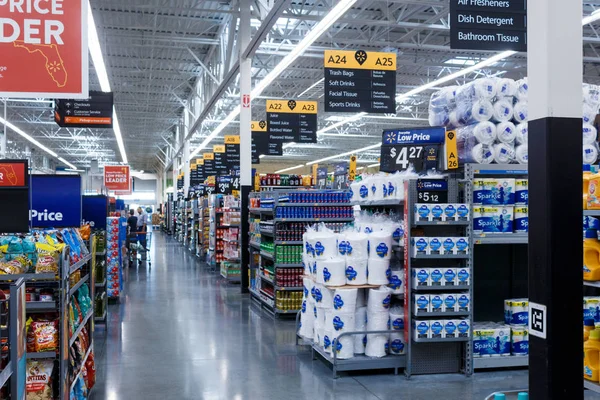 Miami Usa Aprile 2019 Righe Con Prodotti Walmart Walmart Inc — Foto Stock