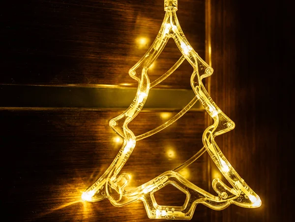 黄金の泡とスタイリッシュなクリスマスの黄金の木の照明 自宅のインテリアで黄金のライトボケ クリスマスの装飾 季節ごあいさつカード 休日の背景 ブリンク ガーランド — ストック写真