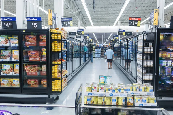Miami Usa Aprile 2019 Righe Con Prodotti Walmart Walmart Inc — Foto Stock