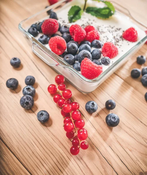 Jogurt Bobulemi Chia Semínky Zdravé Jídlo Ovocný Jogurt Parfait — Stock fotografie