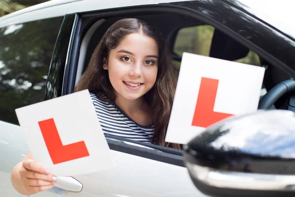 Portrait Teenage Girl Passing Driving Exam Holding Learner Plates — Stock Photo, Image