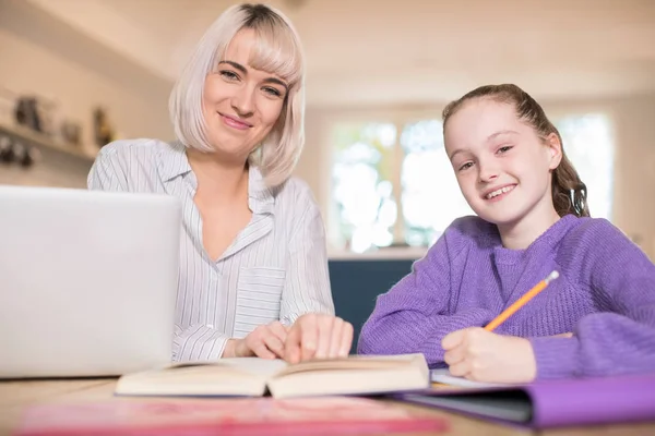 Portrait Female Home Tutor Helping Young Girl Studies — Stock Photo, Image