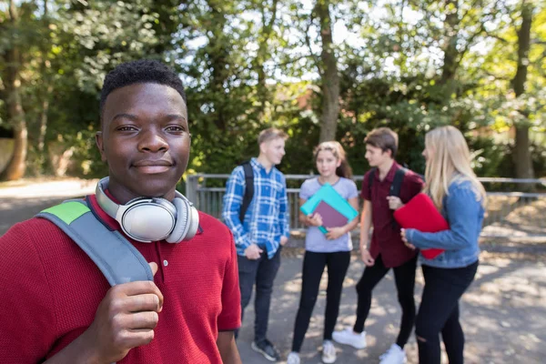 Portrait Élèves Adolescents Extérieur École — Photo