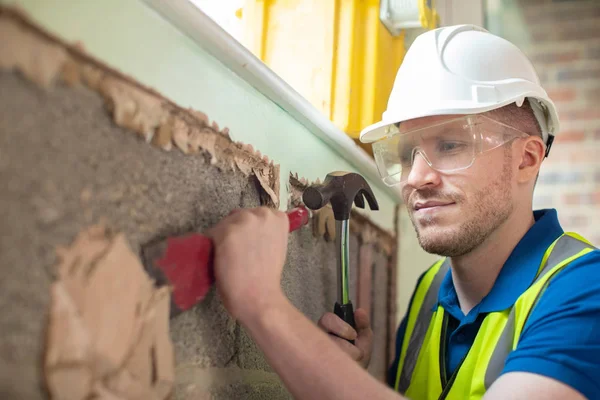 Construction Worker Chisel Removing Plaster Wall Renovated House — Stock Photo, Image