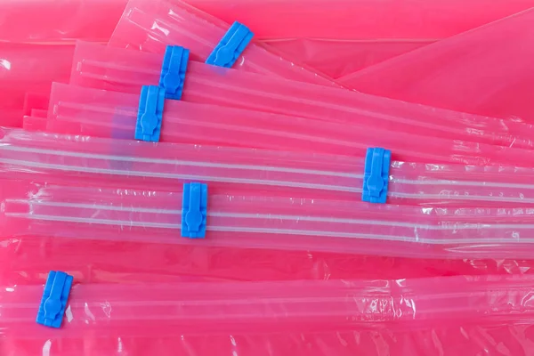 Närbild Rosa Plast Zip Lock Påse Med Blå Tätning Att — Stockfoto