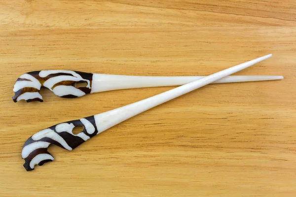Zebra Ręcznie Rzeźbione Kości Spinka Widelec Białe Włosy Farbowane Kawę — Zdjęcie stockowe