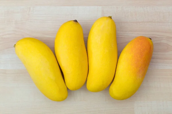 Maha Chanok Rainbow Mango Żółto Pomarańczowy Owoce Mieszańców Między Zachód — Zdjęcie stockowe