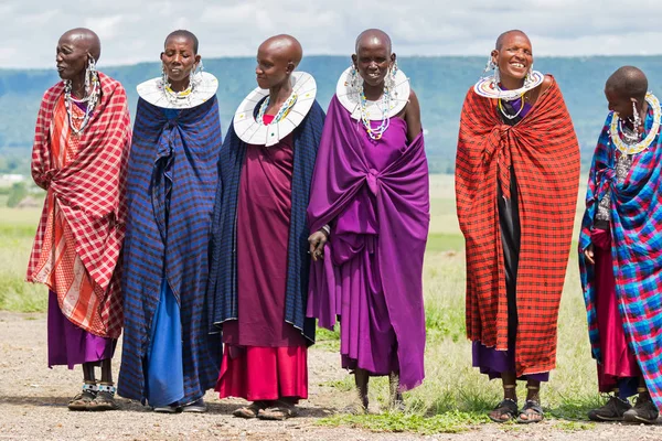 Tanzania África Del Este Abril 2018 Mujeres Masai Con Collares — Foto de Stock