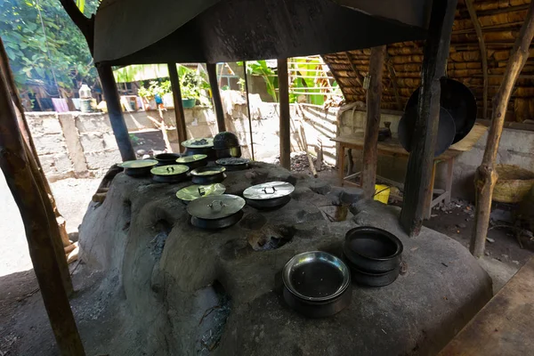 Traditionell Afrikansk Mat Tillagad Inuti Tanzaniska Lerkrukor Lera Spis Mto — Stockfoto
