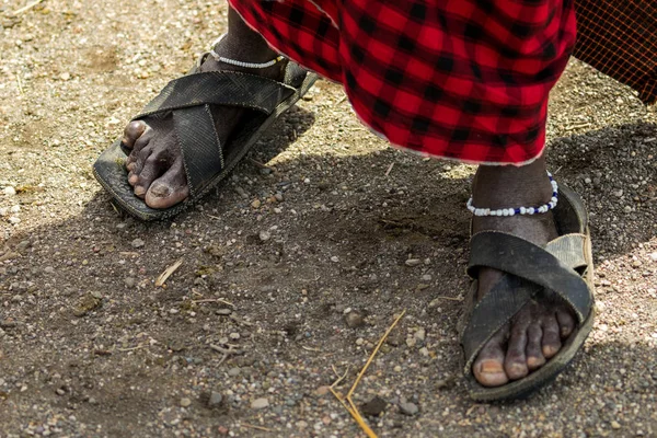 Hombre Masai Con Sandalias Con Suelas Hechas Tiras Neumáticos Arusha — Foto de Stock