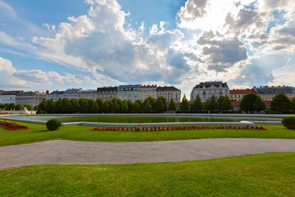 Vídeň Rakousko Červenec 2018 Vodní Nádrže Zahradě Paláce Belvedere Vídni — Stock fotografie