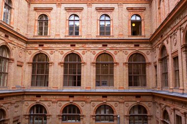 Vienna, Avusturya - Temmuz 2018: Dış, Viyana, Avusturya kırmızı tuğla ile 17 Temmuz 2018 üzerinde inşa Viyana Üniversitesi.