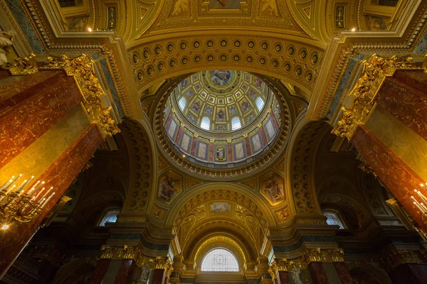 Подробиці купола базиліки Святого Стефана в Будапешті, Угорщина — стокове фото