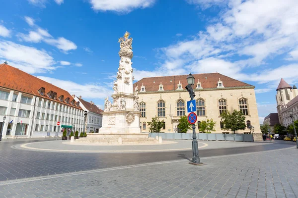 Trinity column op Holy Trinity Square op Castle Hill, Buda Palace in Boedapest, Hongarije — Stockfoto