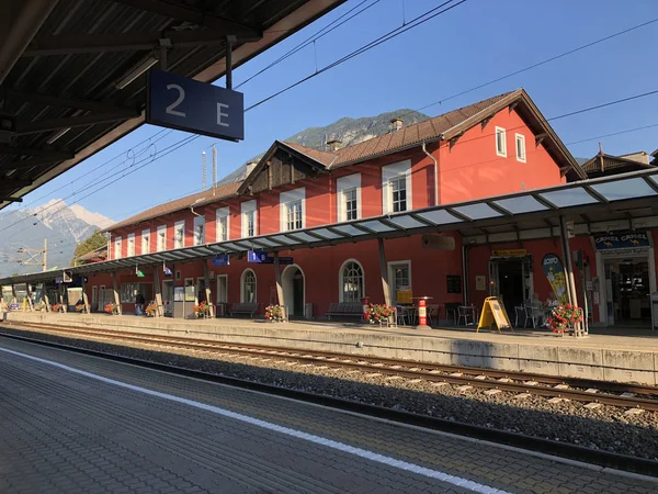 Jenbach Bahnhof railway station building during summer in Jenbach, Austria — Stock Photo, Image
