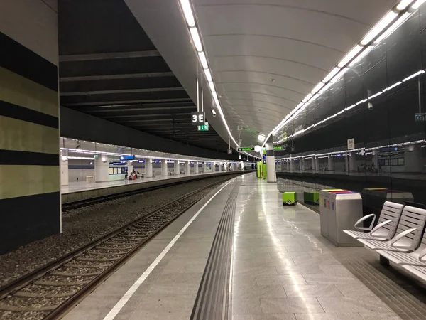 Transfer terminalen Vienna City Airport Train (CAT) som ligger i stationen Wien Mitte — Stockfoto