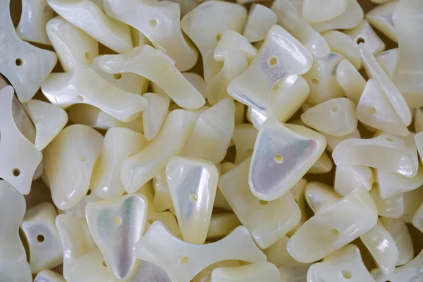 White bleached pearl Chip beads with hole to make jewelry — Stock Photo, Image