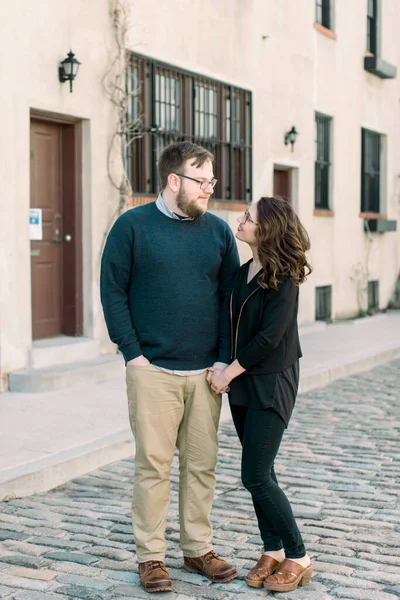 Couple Caucasien Ayant Moment Romantique Dans Une Rue Nyc — Photo