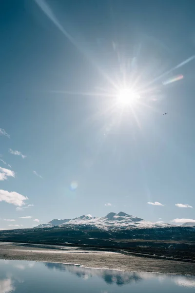 Lago Montañas Islandia Avión Cielo Agua Piedras Sol Nieve —  Fotos de Stock