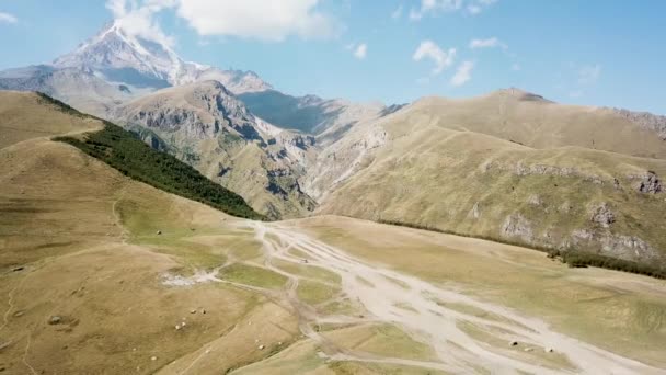 Aerial View Gergeti Trinity Church Tsminda Sameba Kazbegi Georgia 2017 — Stock Video