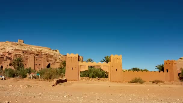 Kasbah Ait benHaddou, ksar tradicional de arcilla bereber, Marruecos — Vídeo de stock