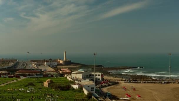 Blick auf den Leuchtturm von Rabat von der Kasbah der Udayas — Stockvideo